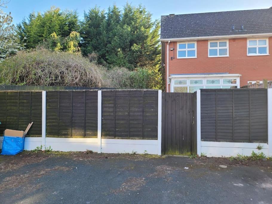 2 Bedroom End Of Terrace House Wellington  Exterior photo