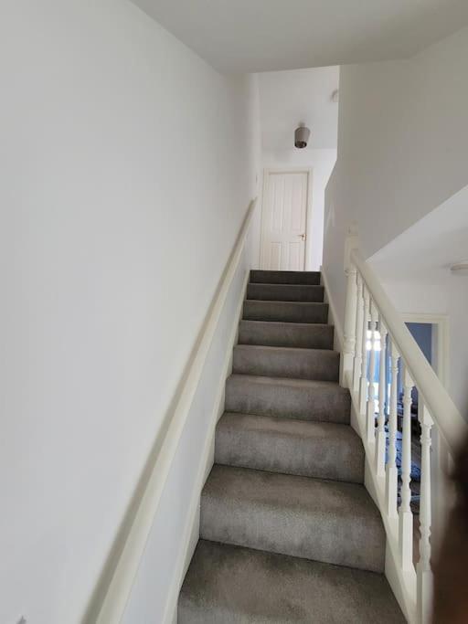 2 Bedroom End Of Terrace House Wellington  Exterior photo